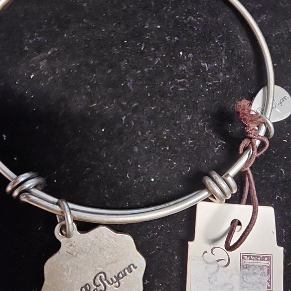 New Bella Ryann Women’s Silver Tone Basketball Slide on Expandable Bracelet - Picture 3 of 3